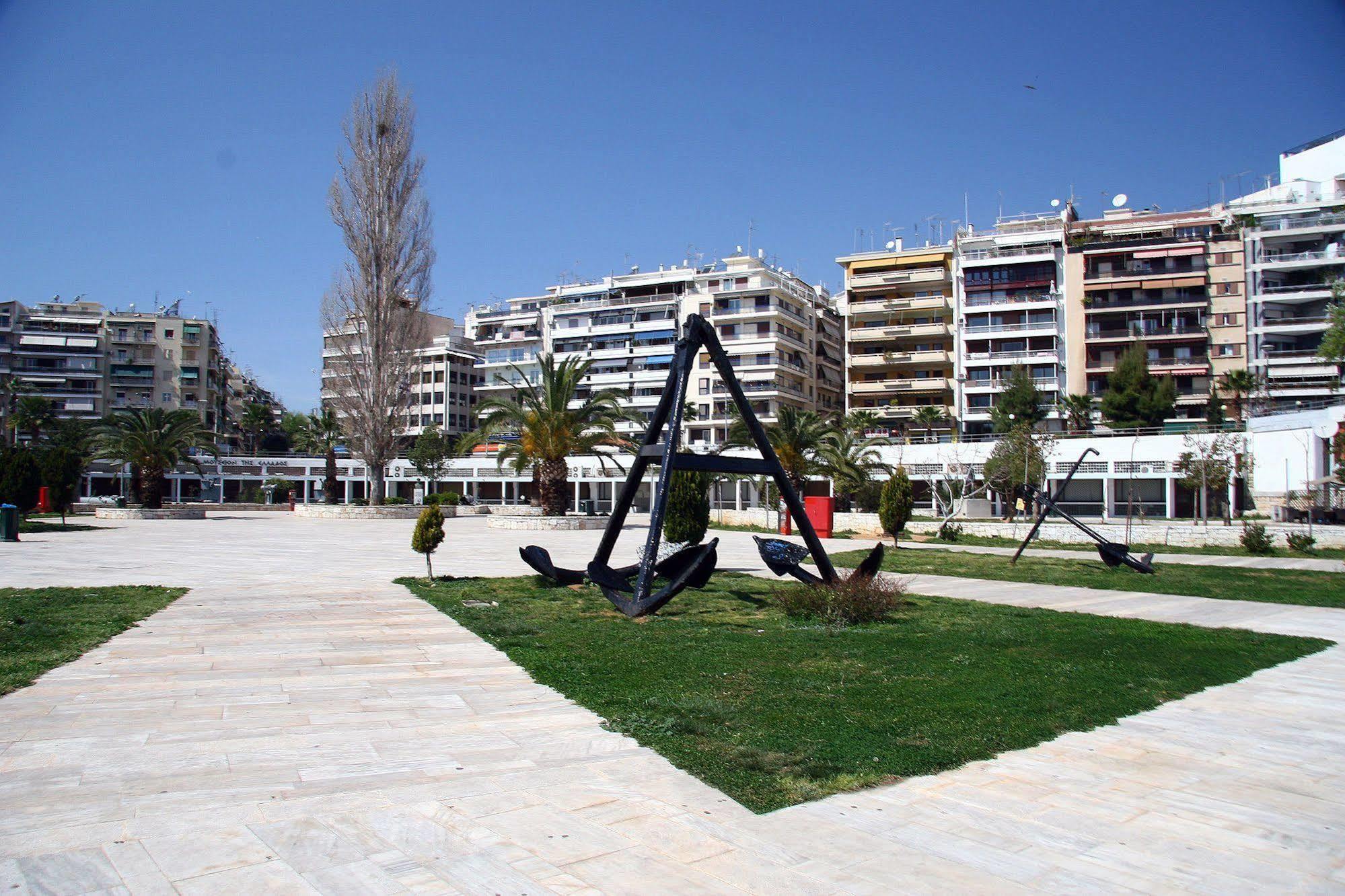 Lilia Hotel Piraeus Bagian luar foto